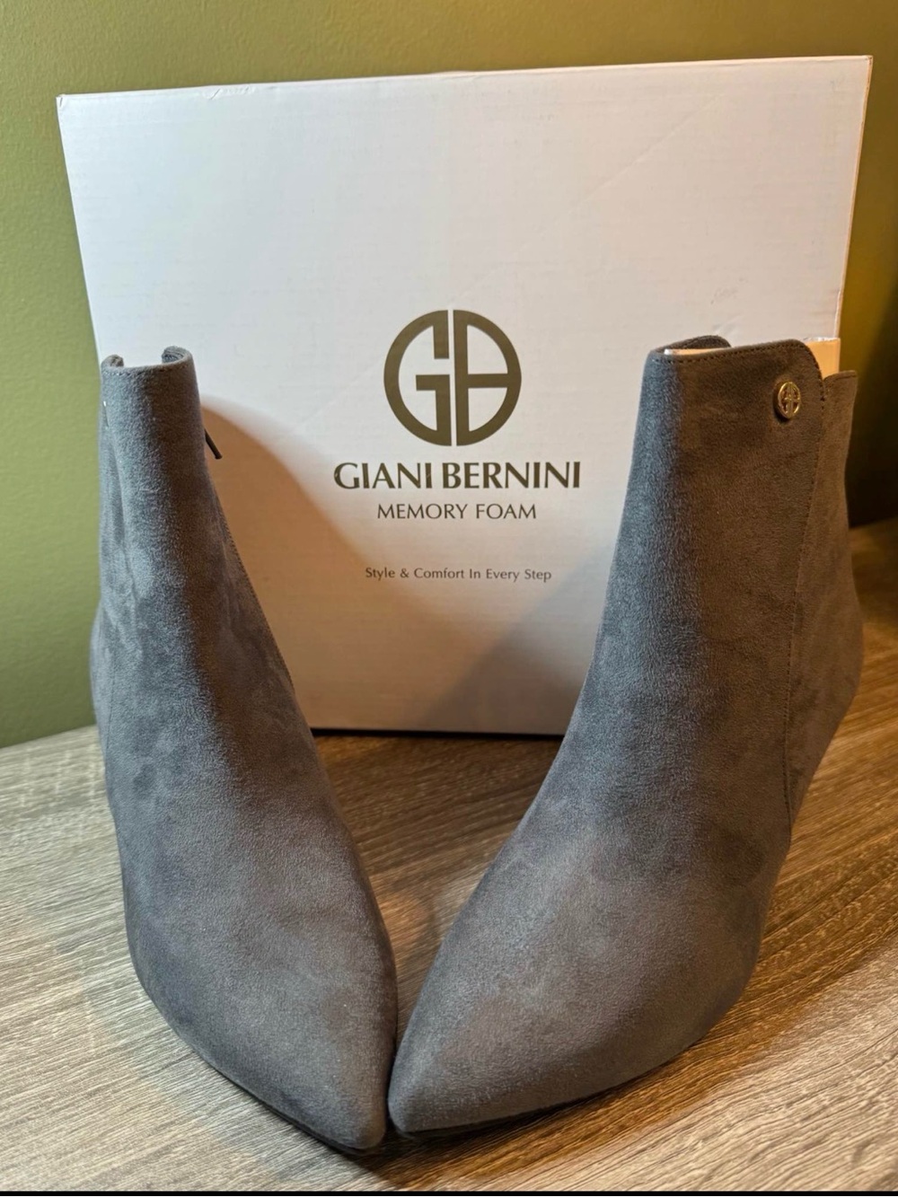 Giani Bernini Women's Gray Suede Pointed Ankle Booties
